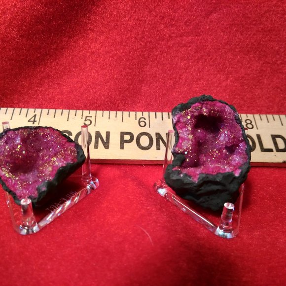 Moroccan dyed crystal geode with stand. - Picture 2 of 5